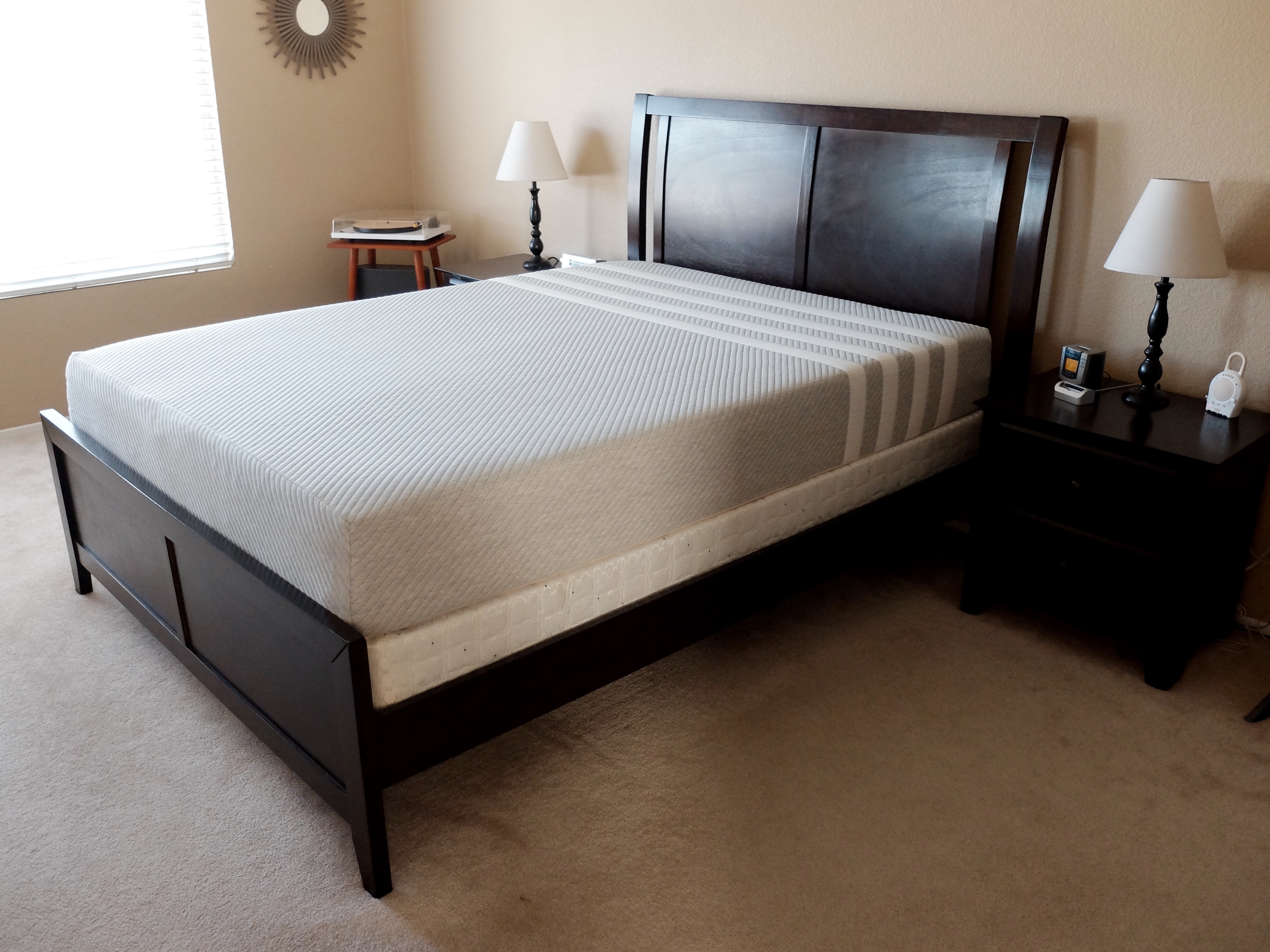 platform bed in leesa mattress ad